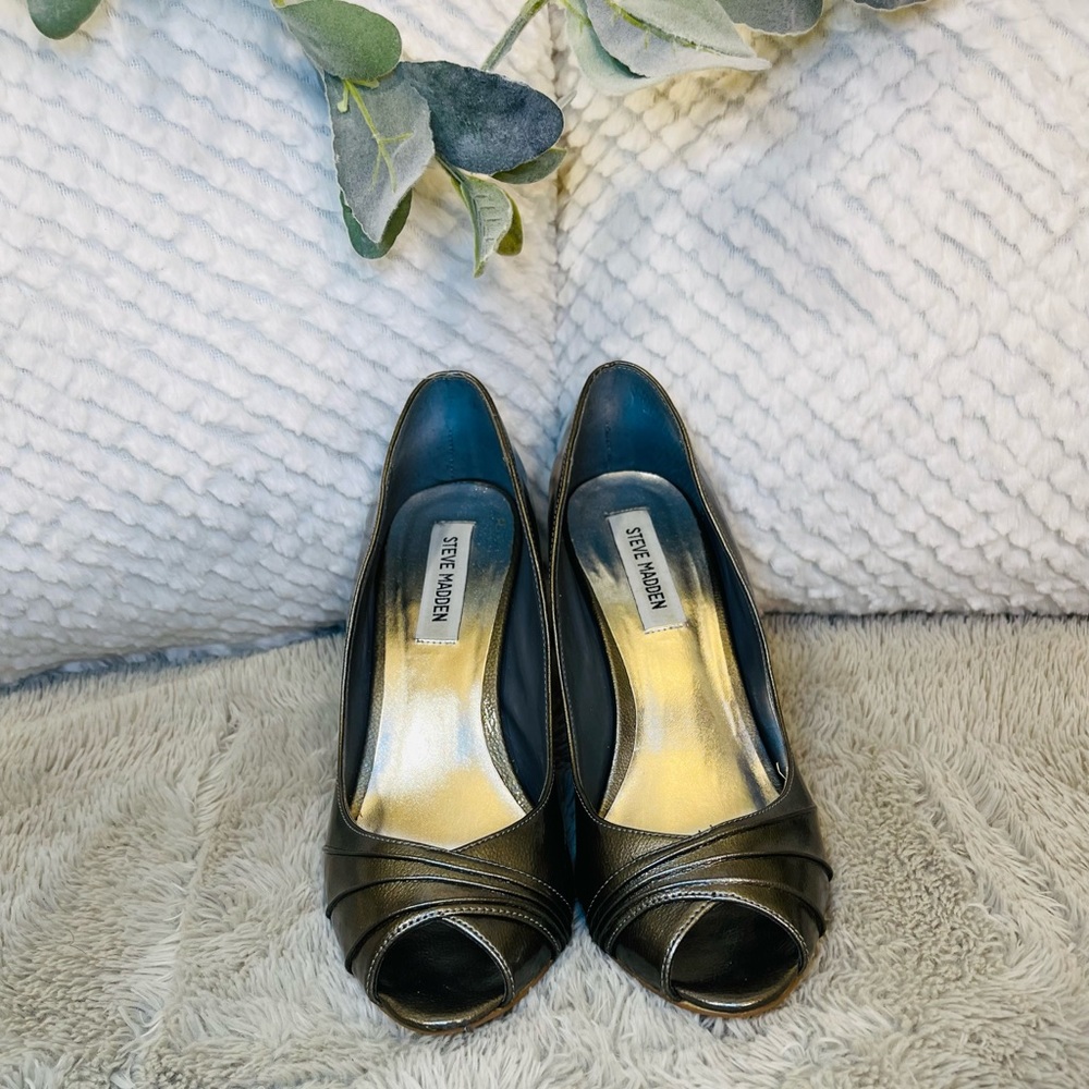 Metallic Grey Open Toe Heels!!!